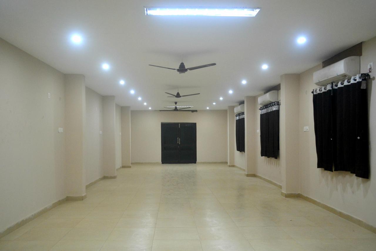Hotel Bhammars Balangir Ngoại thất bức ảnh