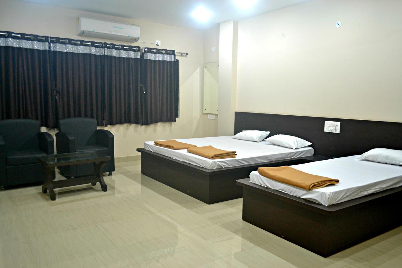 Hotel Bhammars Balangir Phòng bức ảnh