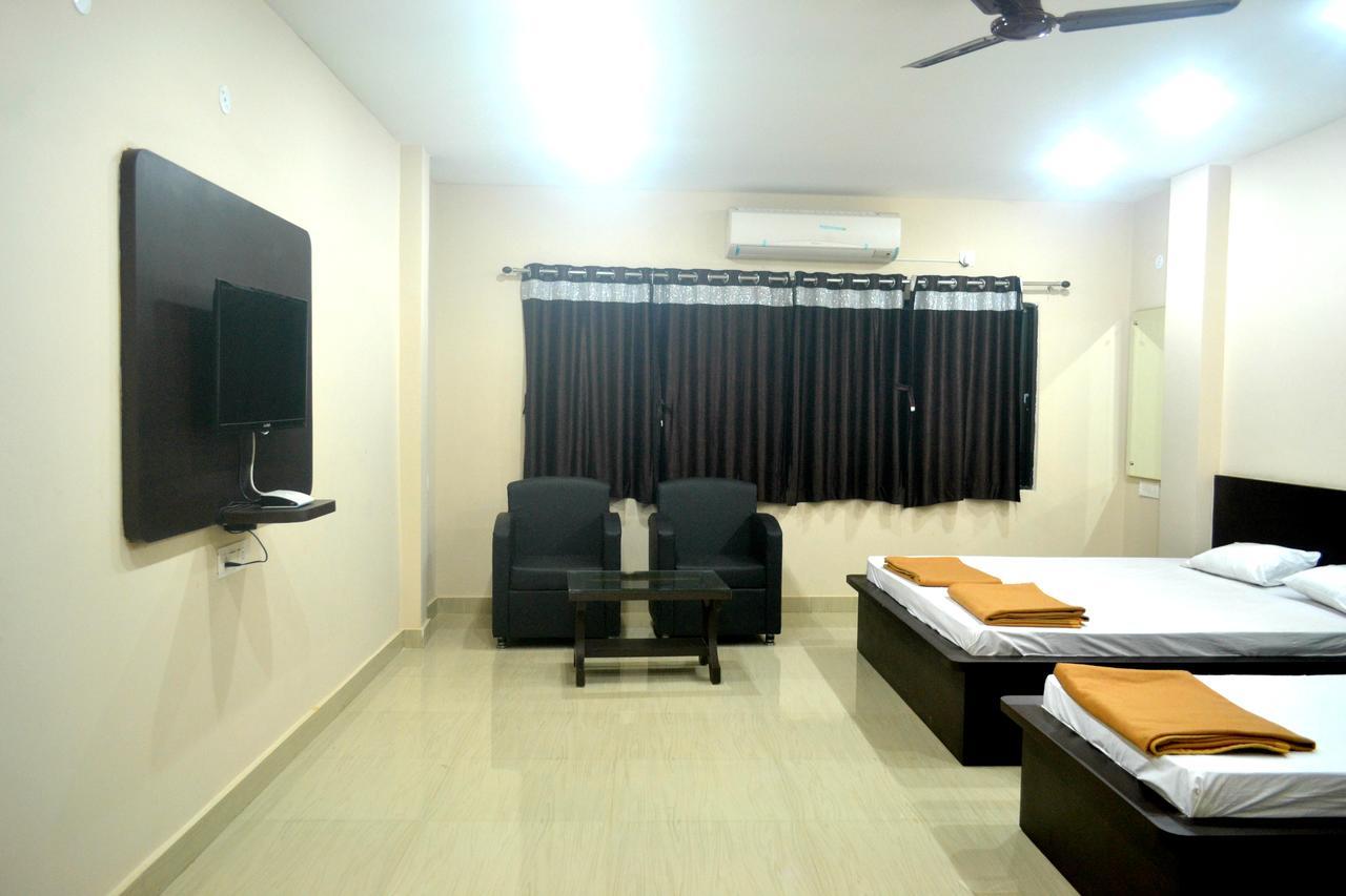 Hotel Bhammars Balangir Phòng bức ảnh