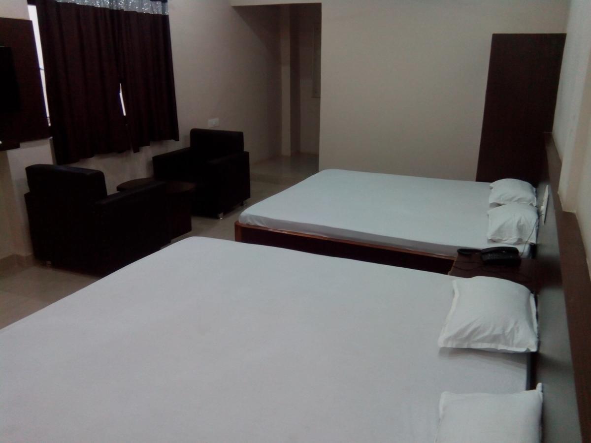 Hotel Bhammars Balangir Phòng bức ảnh