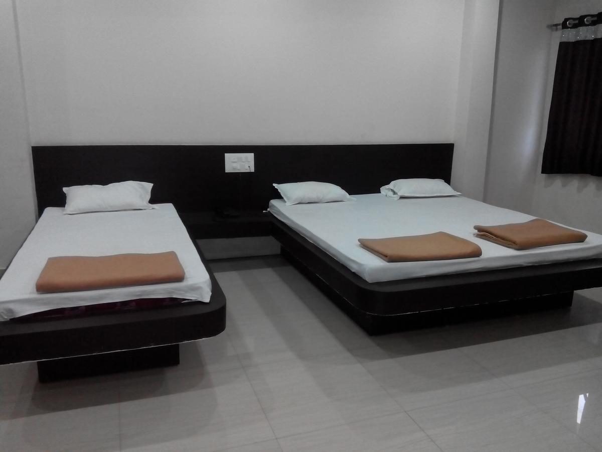 Hotel Bhammars Balangir Phòng bức ảnh